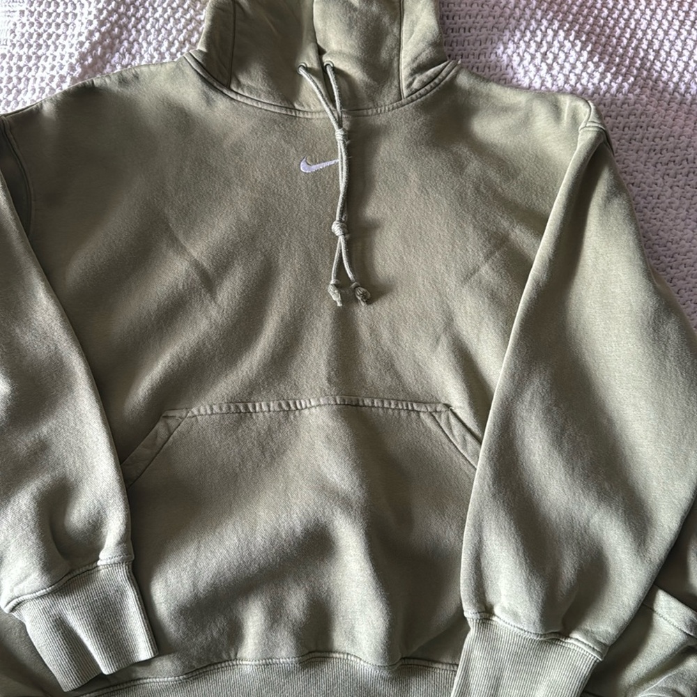 Nike sweatshirt olive green